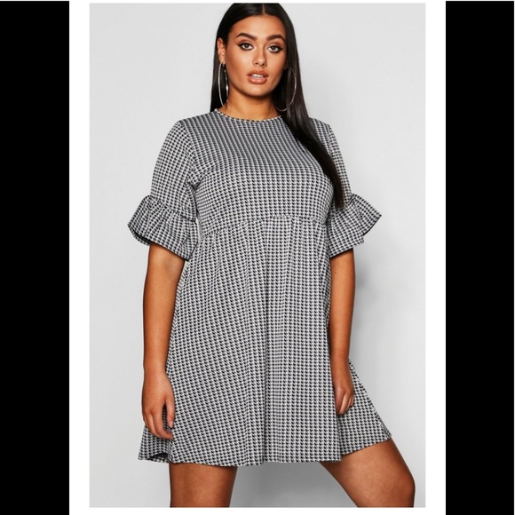 Boohoo Plus Dresses & Skirts - Boohoo Plus Dogtooth Frill Smock Dress 👗